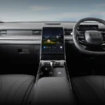 Tampilan interior dan transmisi DHT mobil LEPAS L8